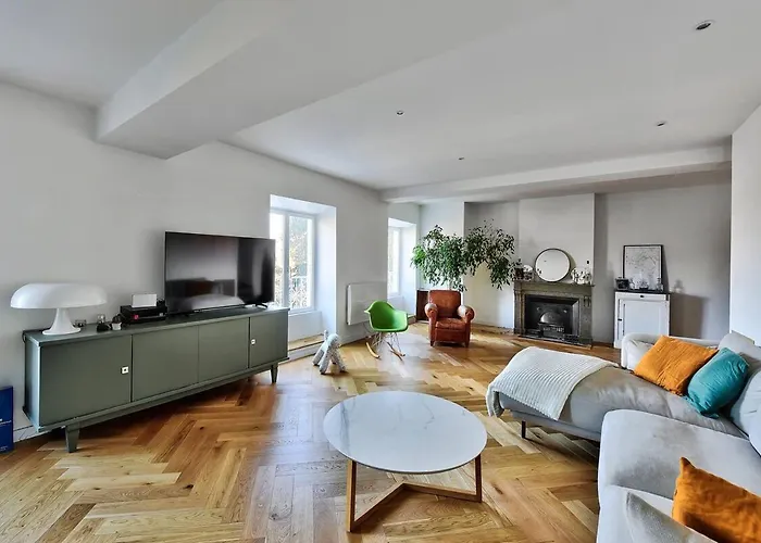 Apartment Le Memorable Écully
